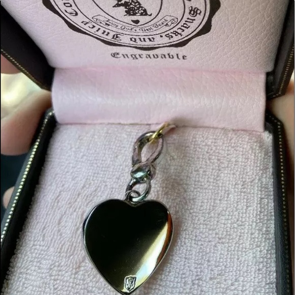 NEW Juicy Couture Heart Queen engraveable Dog Tag Collar Charm Skull Crossbones - Picture 4 of 6